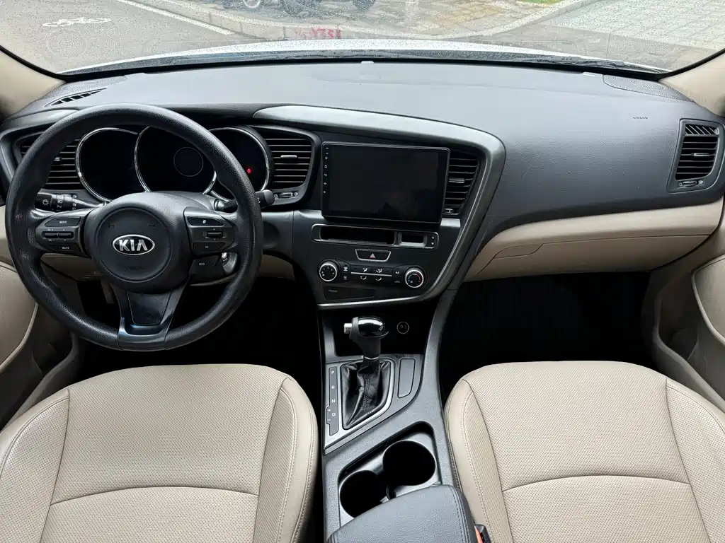 Kia K5 2015 2.0L AT GL