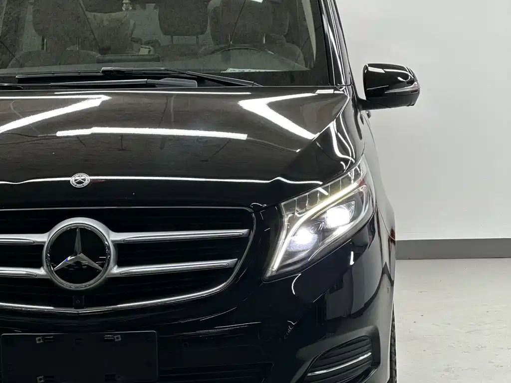 MERCEDES-BENZ V CLASS