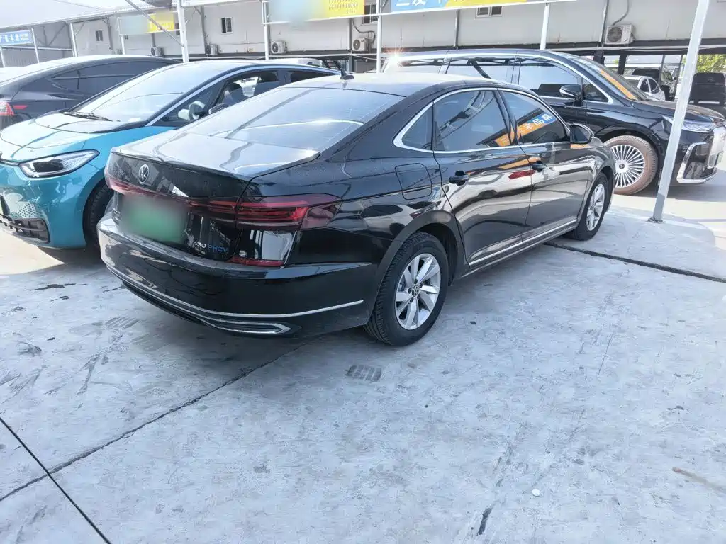 Volkswagen Passat PHEV — миниатюра 7