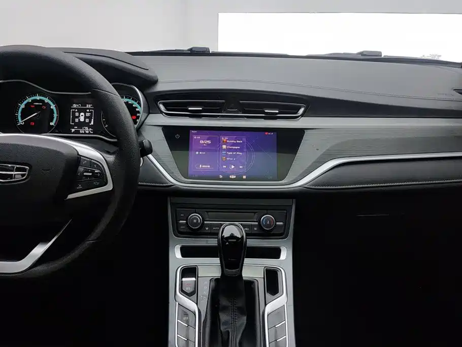Geely Emgrand — миниатюра 13