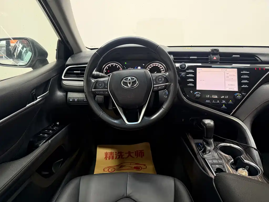 Toyota Camry — миниатюра 10