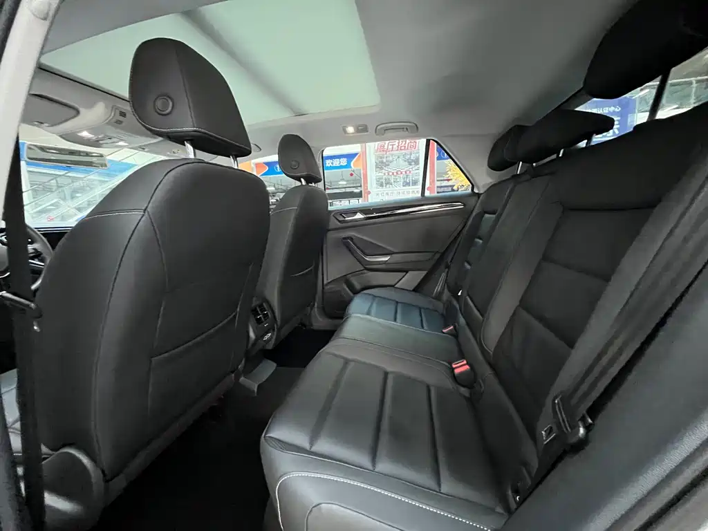 Volkswagen T-Roc — миниатюра 9