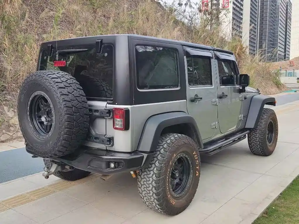 Jeep Wrangler — миниатюра 6