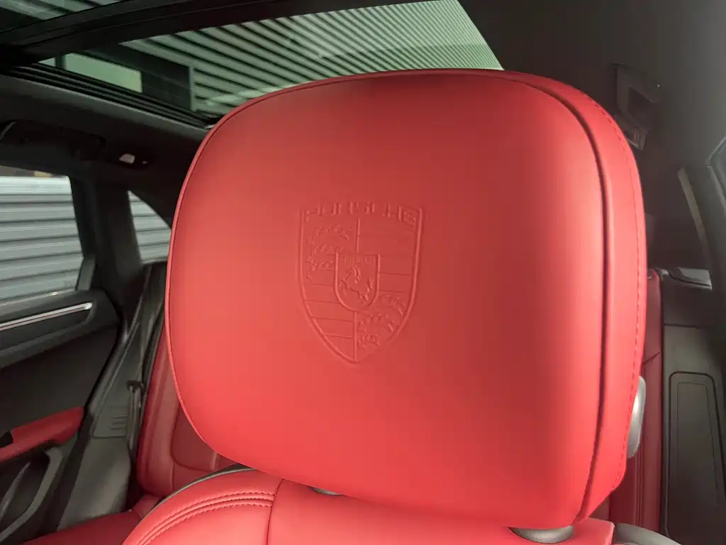 Porsche Macan — миниатюра 12