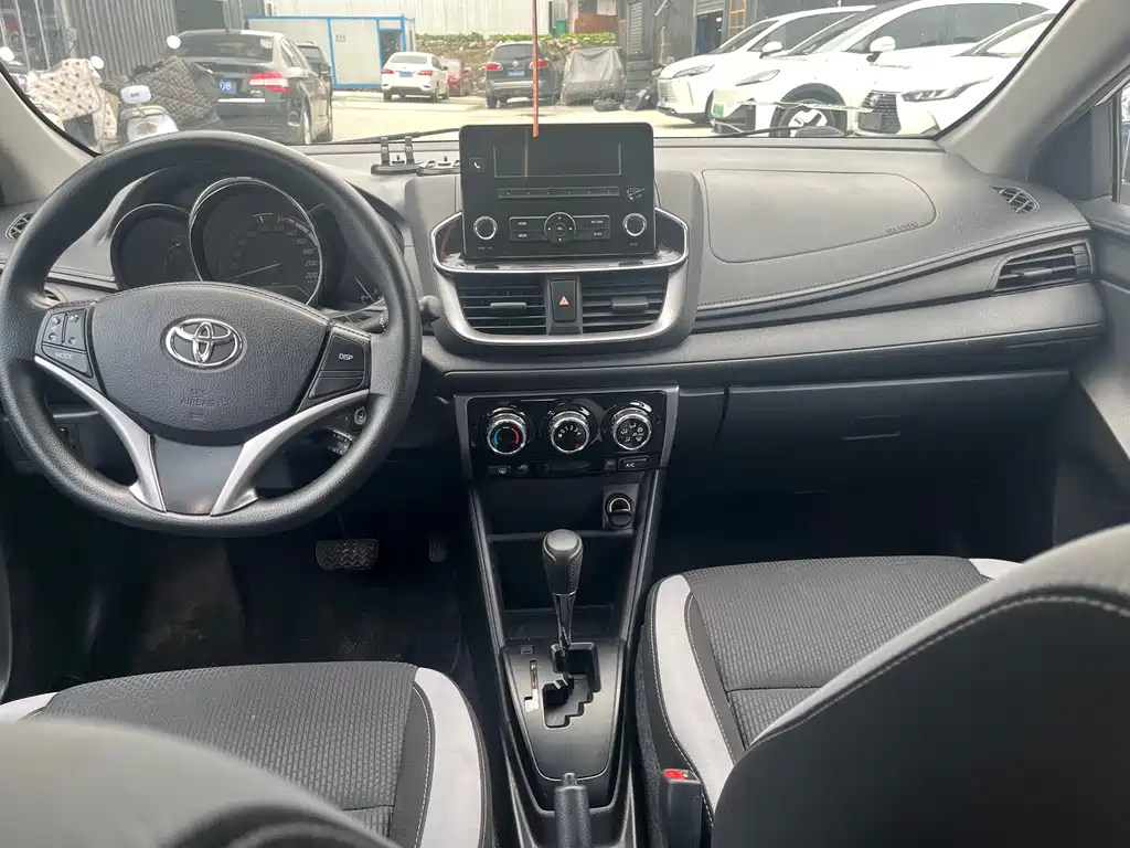 TOYOTA YARIS L ZHIXUAN