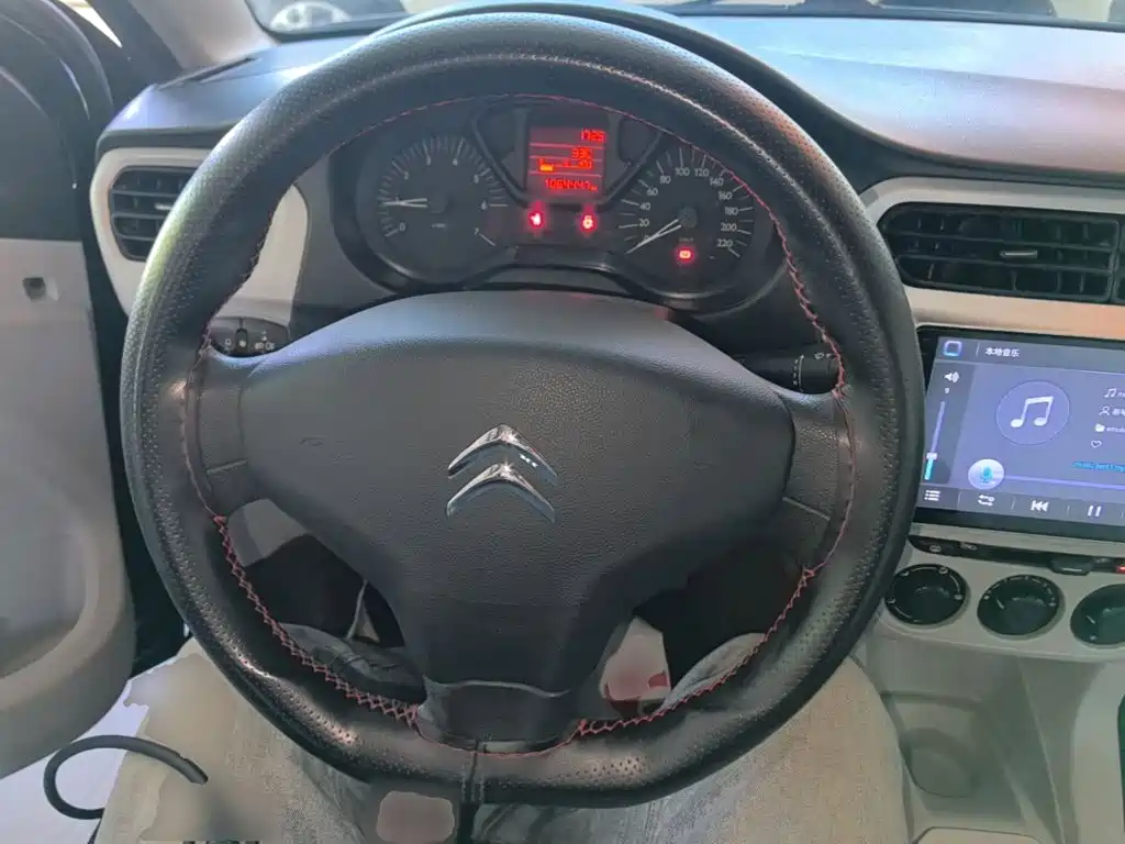 Citroen Elysee — миниатюра 11
