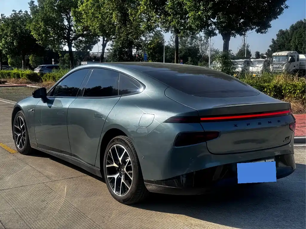 XPeng P7 — миниатюра 4
