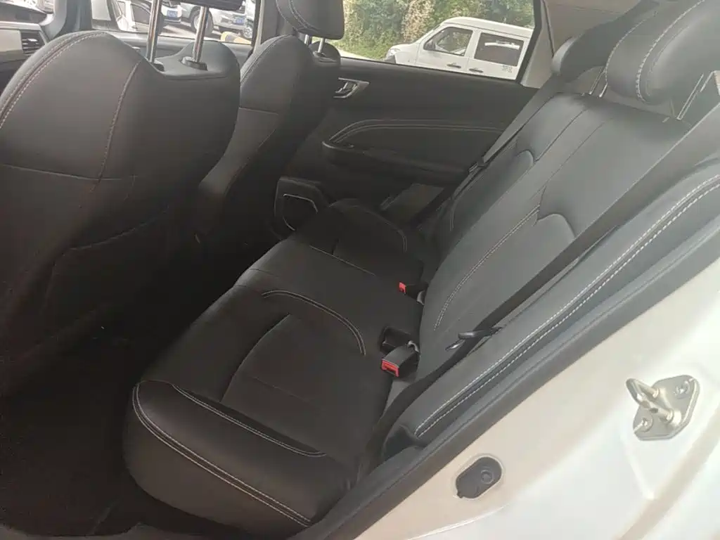 Geely Vision X3 — миниатюра 17