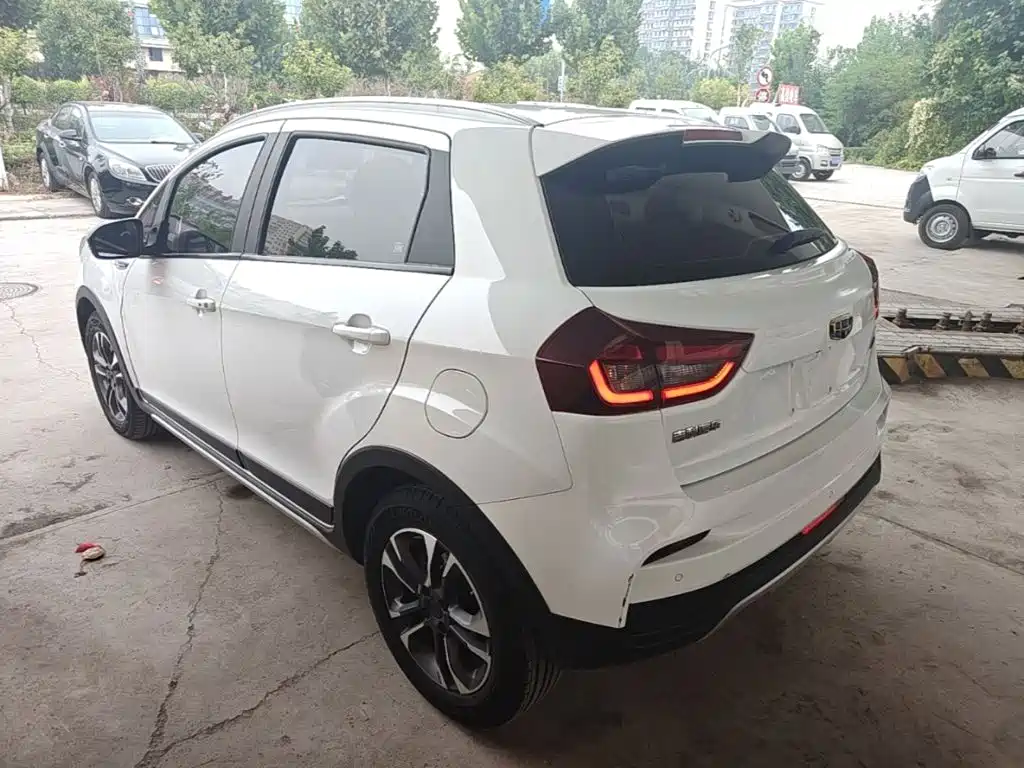 Geely Vision X3 — миниатюра 5