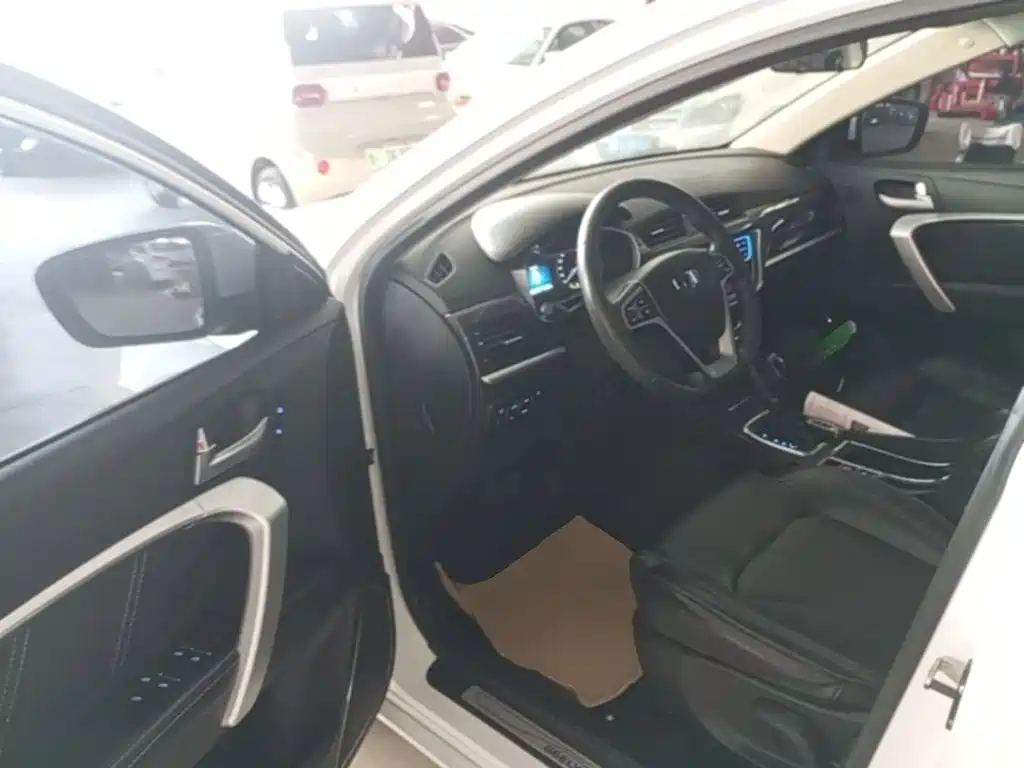Geely Emgrand — миниатюра 16