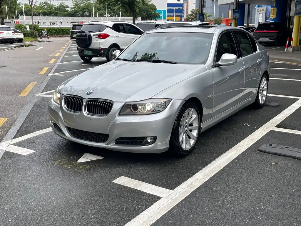 BMW 3 Series (Import) 2010