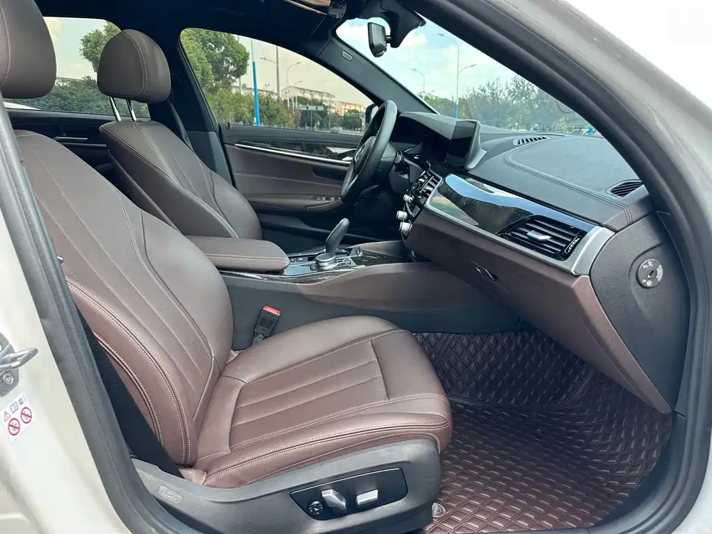 BMW 5 Series — миниатюра 21