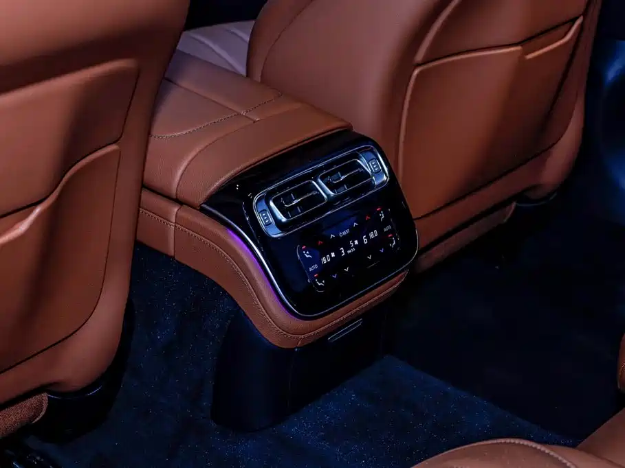Mercedes-Benz S-Class — миниатюра 11