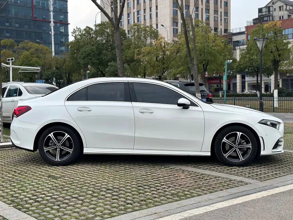 MERCEDES-BENZ A CLASS