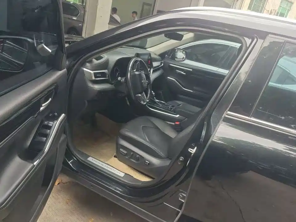 Toyota Highlander — миниатюра 13