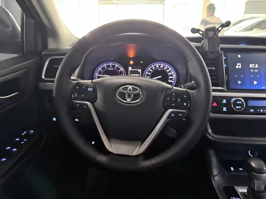 Toyota Highlander — миниатюра 14