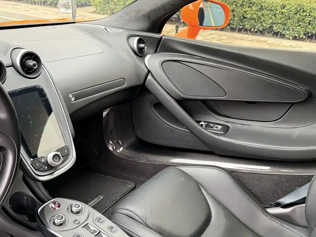 McLaren GT — миниатюра 8