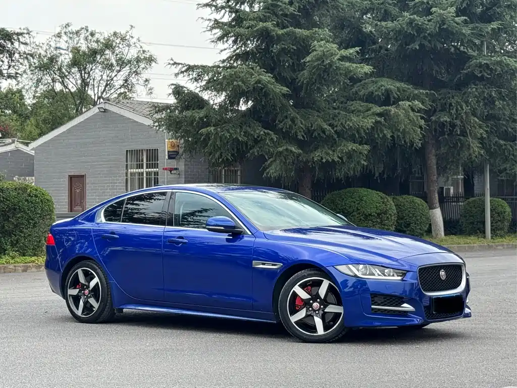 Jaguar XE — миниатюра 3