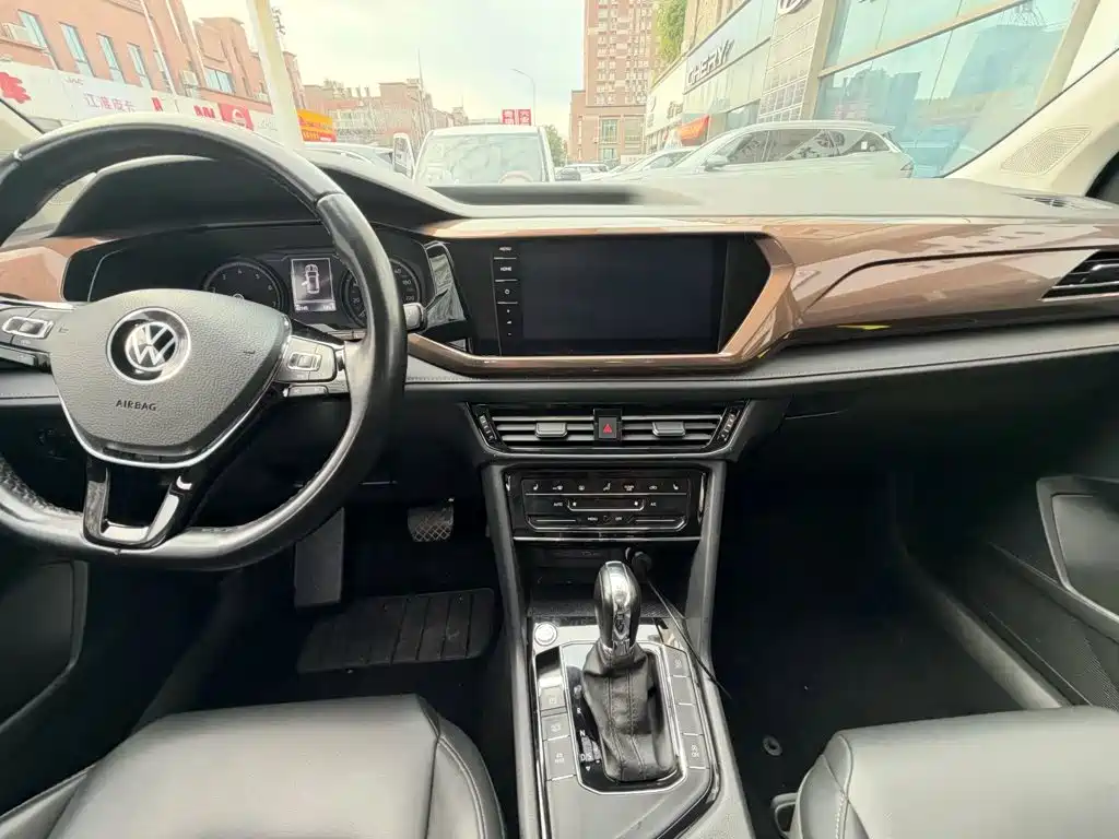 Volkswagen Tharu — миниатюра 4