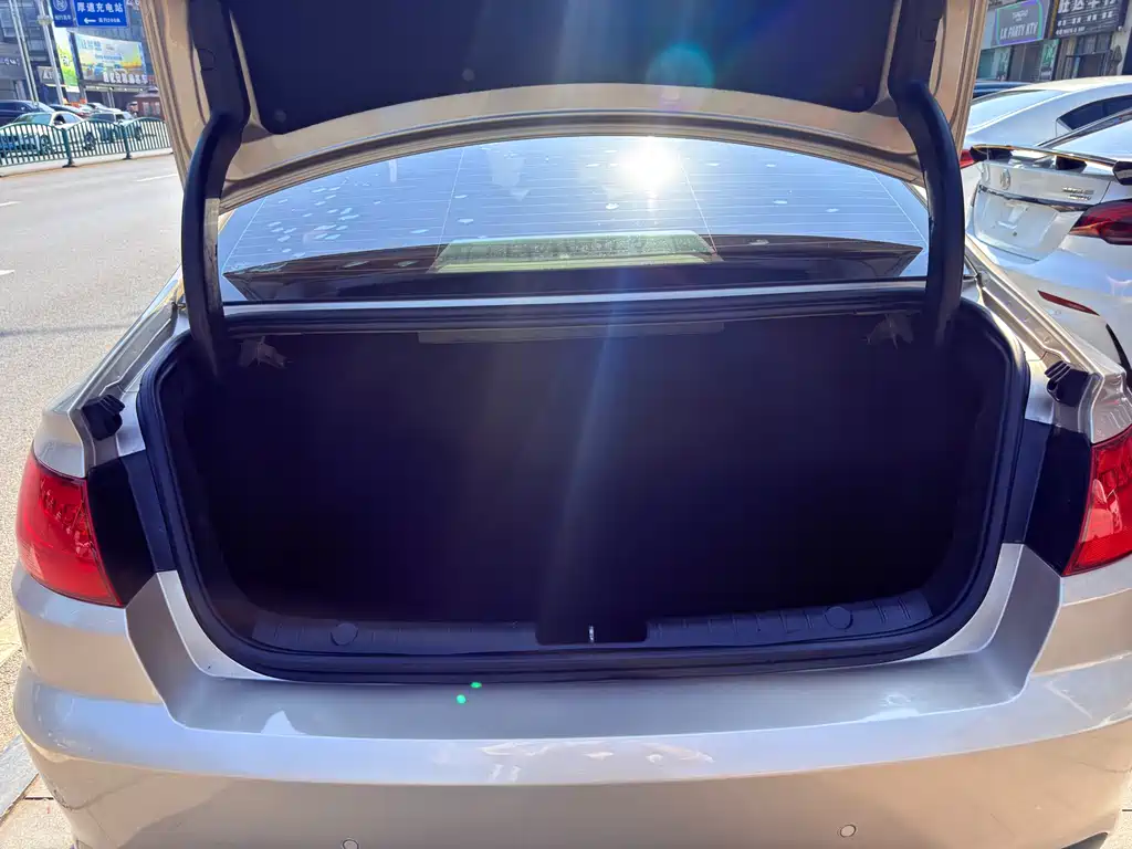 GEELY AUTOMOBILE EMGRAND GL