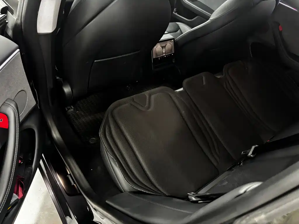 Tesla Model 3 — миниатюра 6