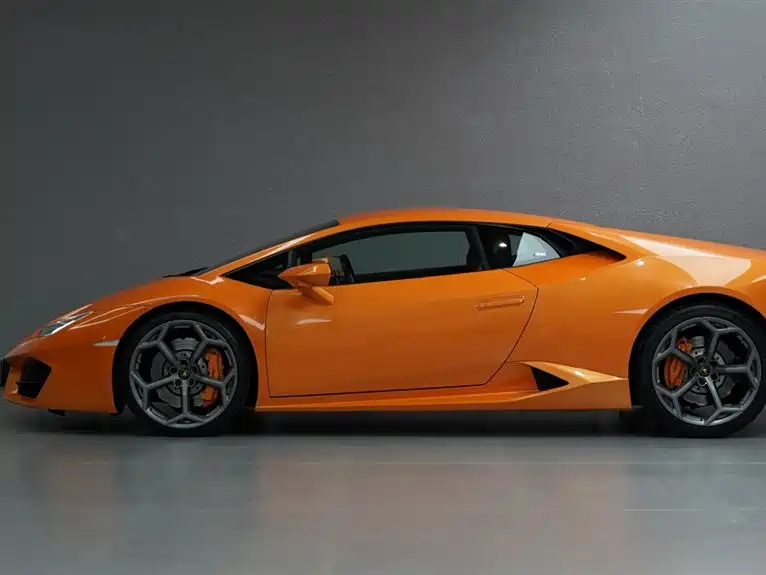 LAMBORGHINI HURACÁN