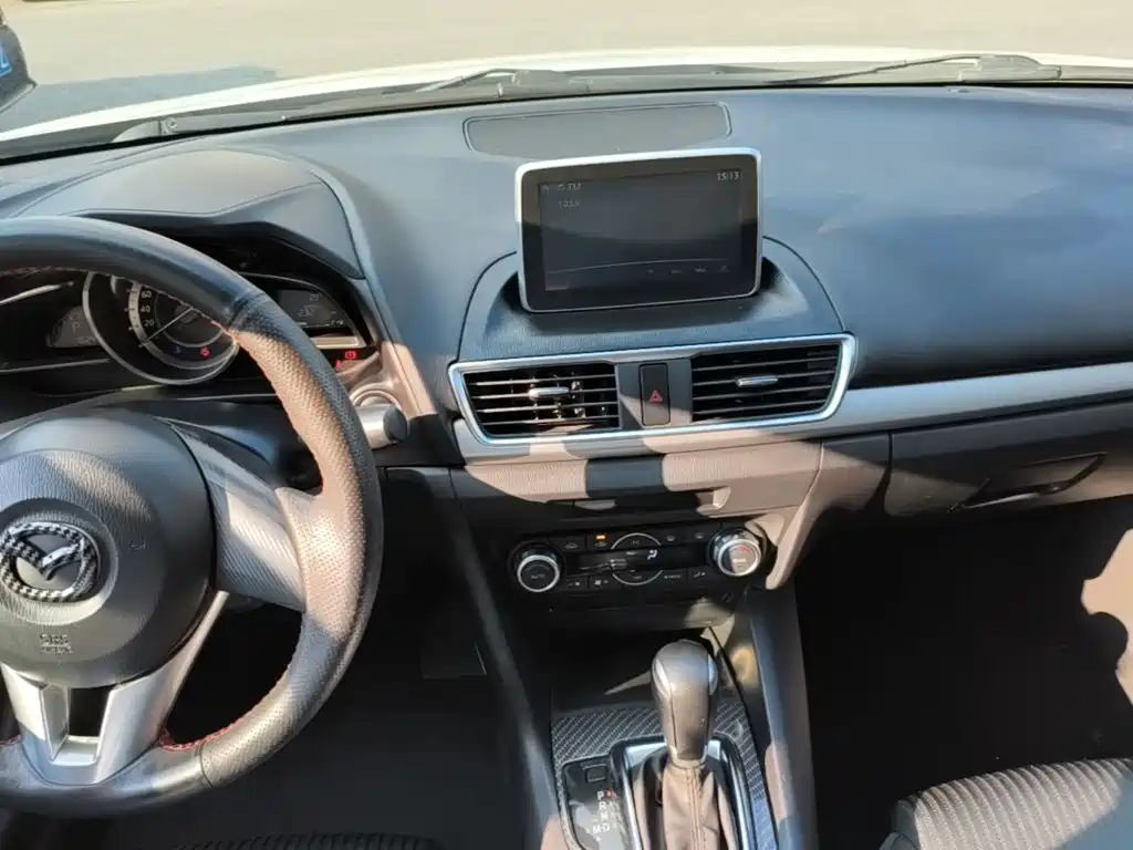 Mazda 3 Axela — миниатюра 10