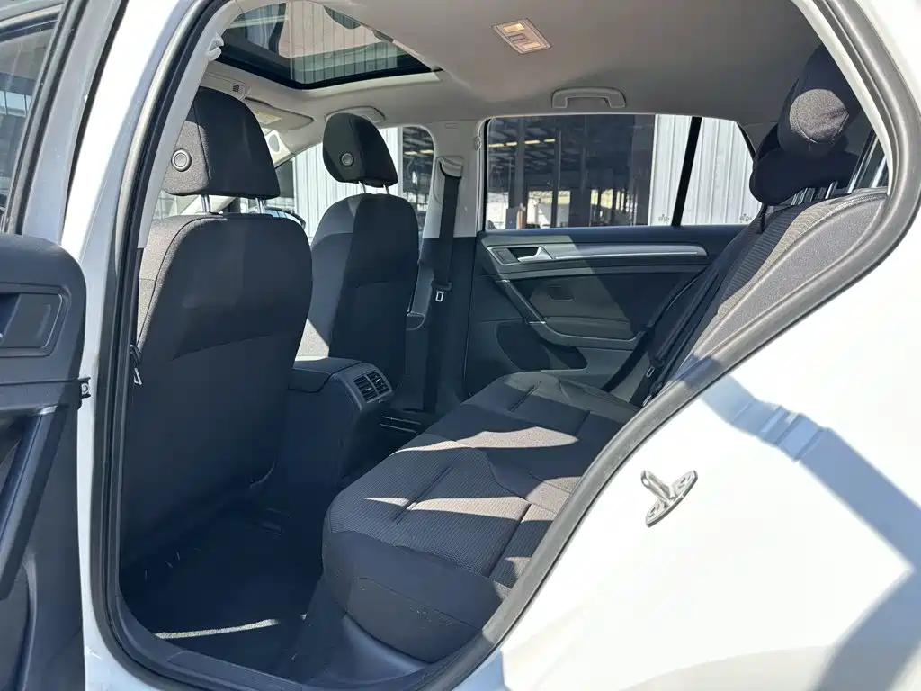 Volkswagen Golf — миниатюра 11