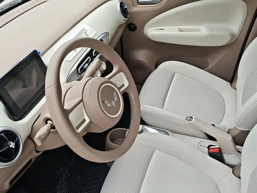 Wuling MINIEV — миниатюра 9
