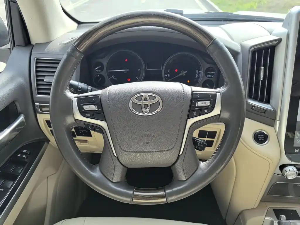 Toyota Land Cruiser 2019 5.7L VX-R