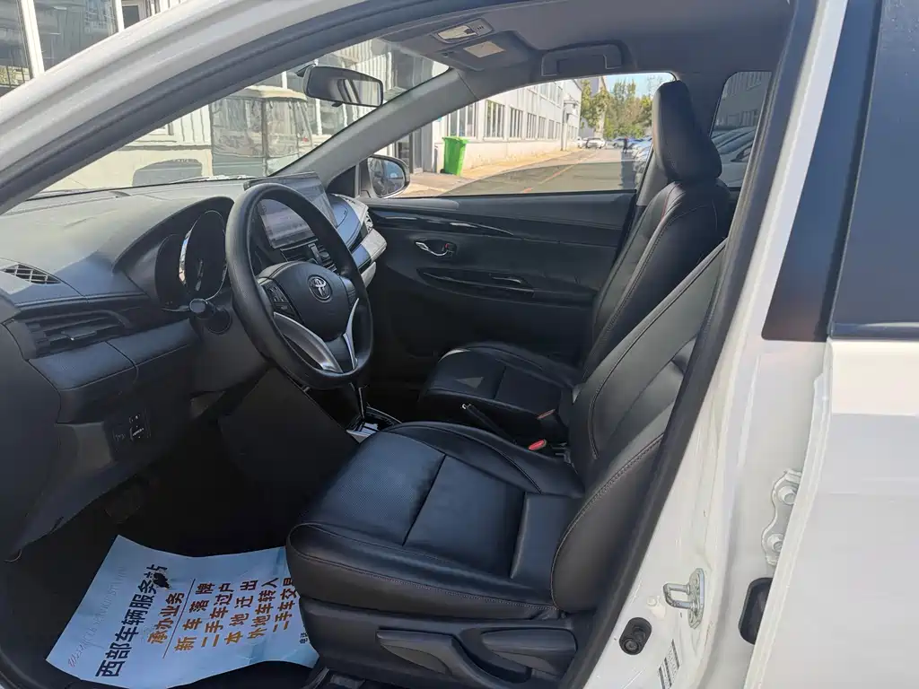 Toyota Yaris L — миниатюра 7