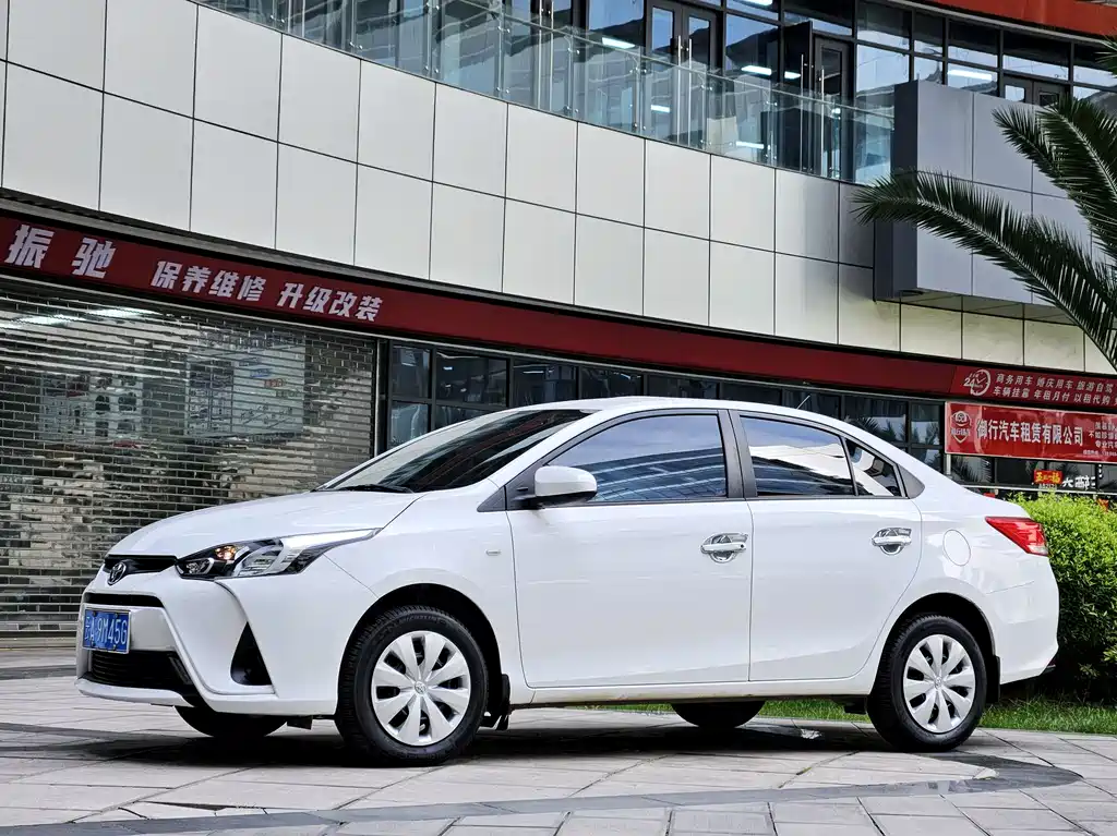 Toyota Yaris L 2019
