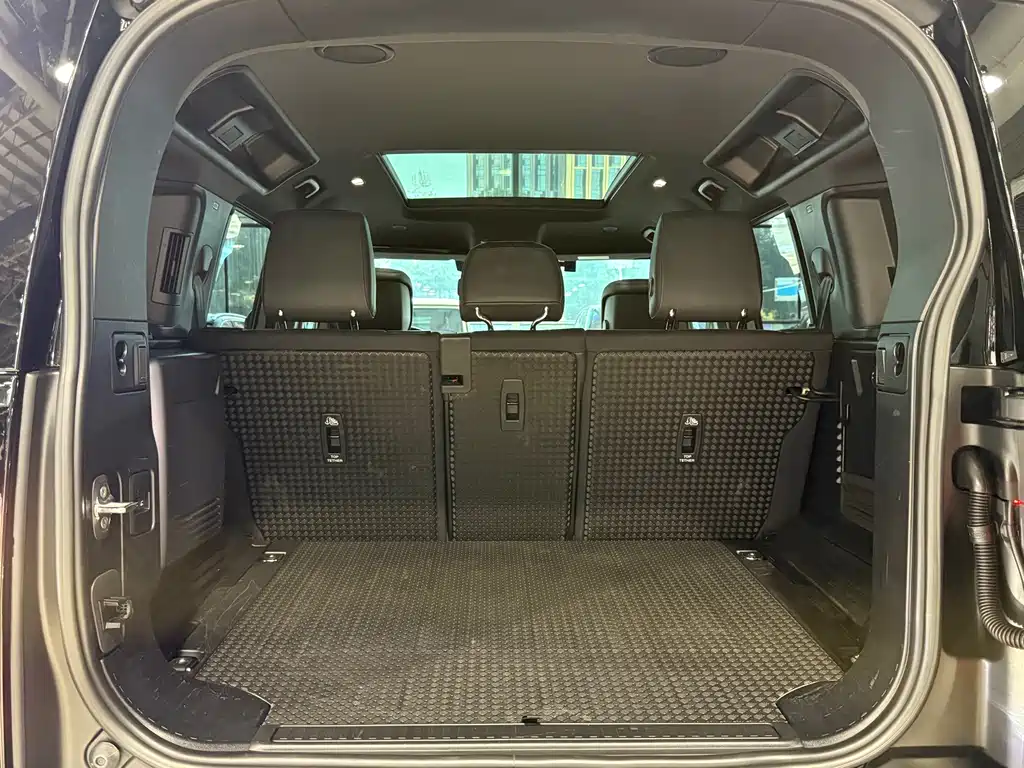Land Rover Defender — миниатюра 13