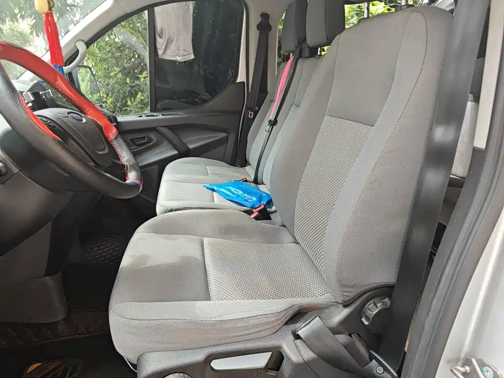 Ford Transit — миниатюра 8