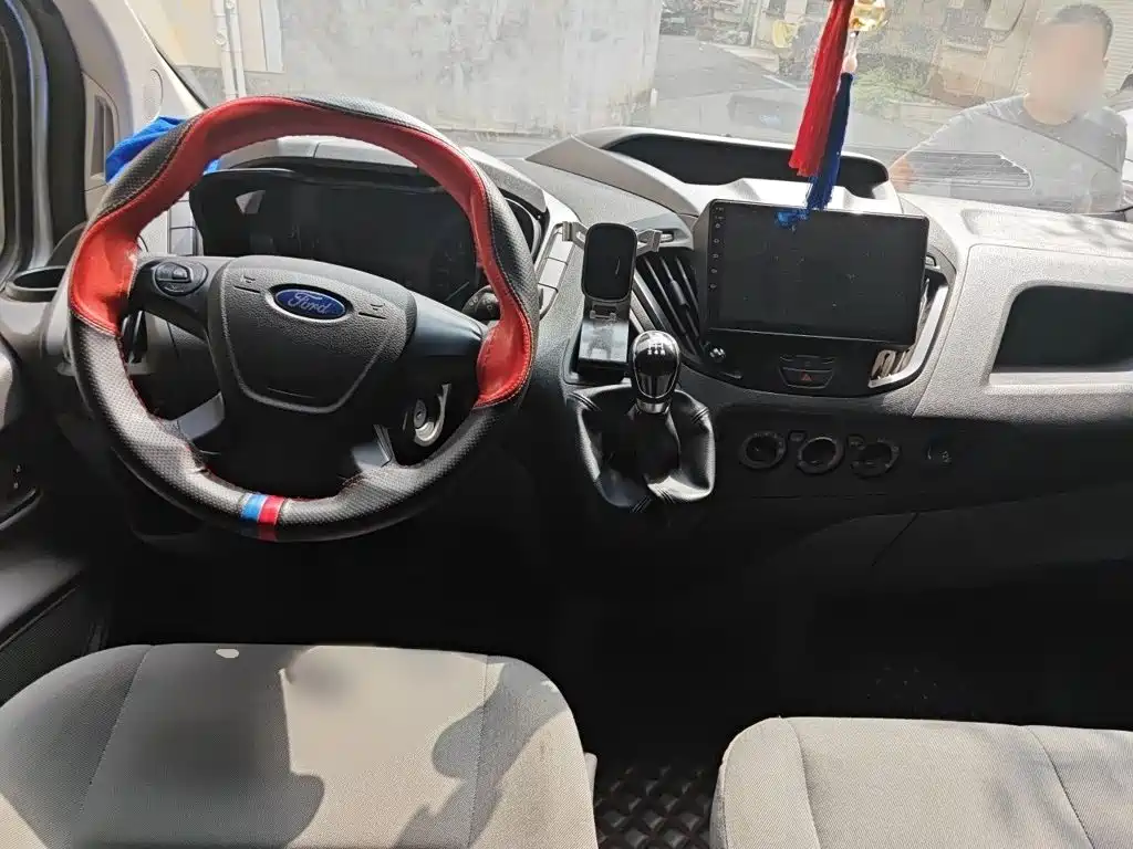Ford Transit — миниатюра 13