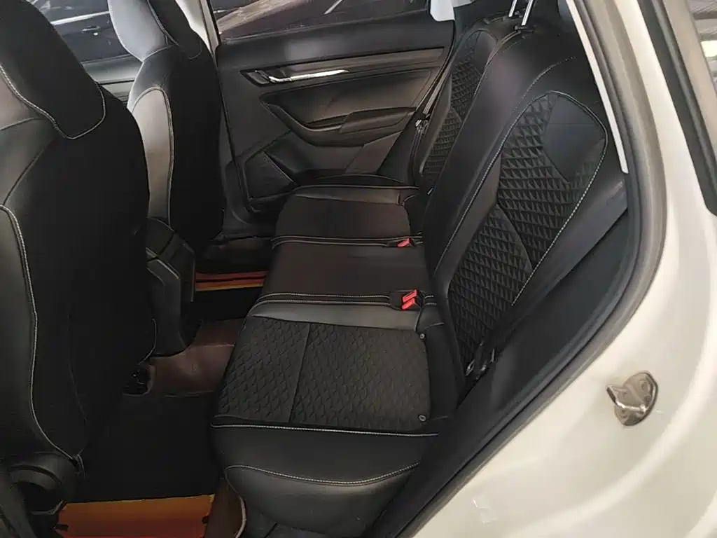 Skoda Kamiq — миниатюра 17