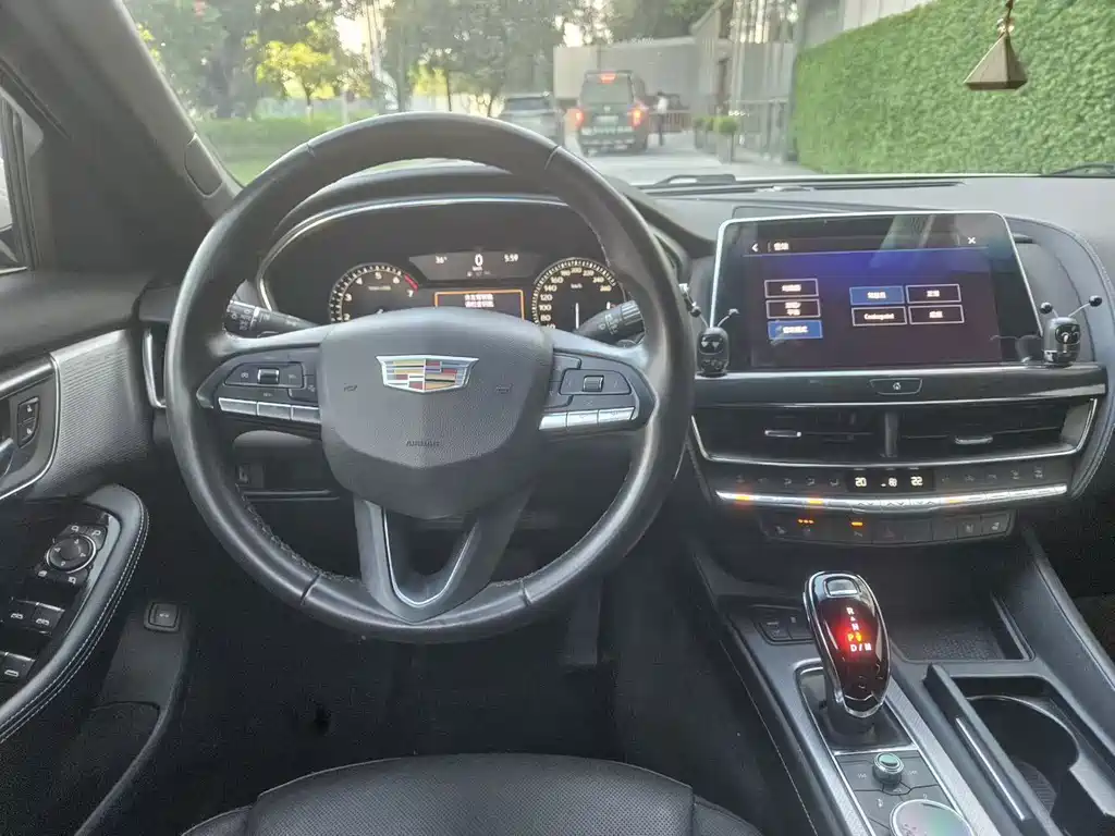 Cadillac CT5 — миниатюра 8