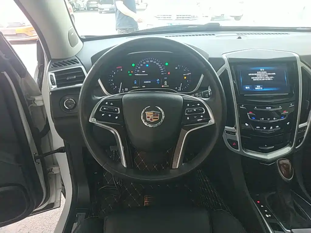 Cadillac SRX — миниатюра 11