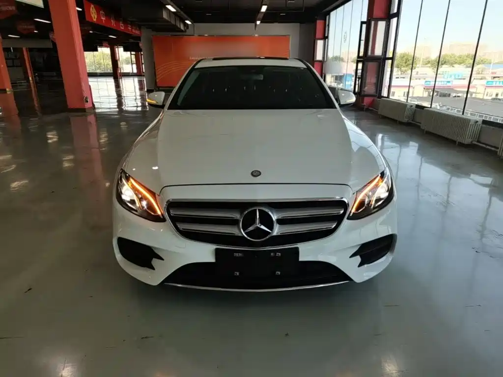 Mercedes-Benz E-Class — миниатюра 3