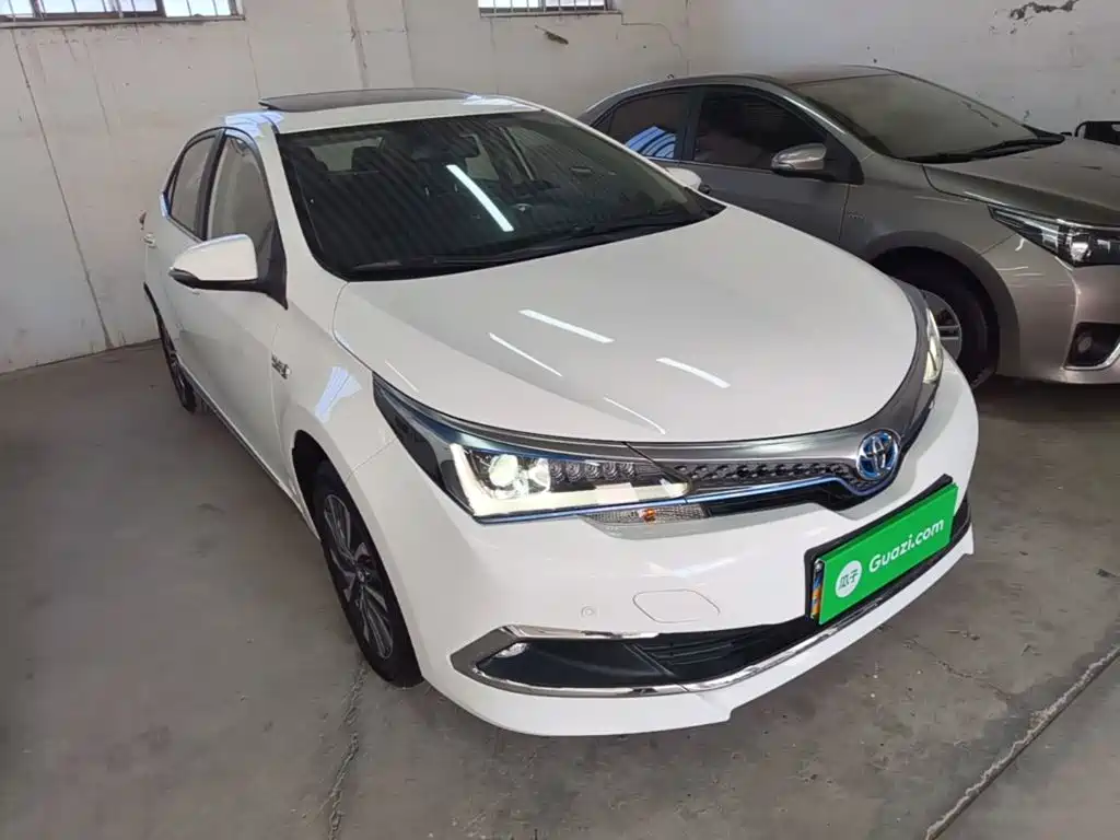 Toyota Corolla Hybrid — миниатюра 4