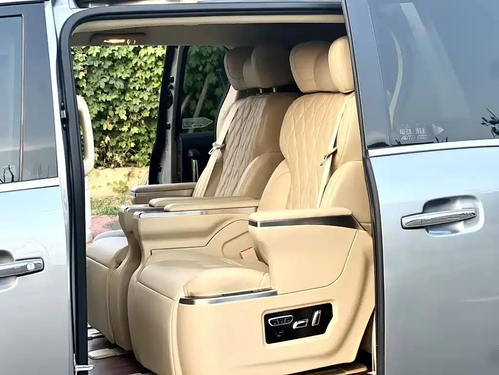 Buick GL8 — миниатюра 10