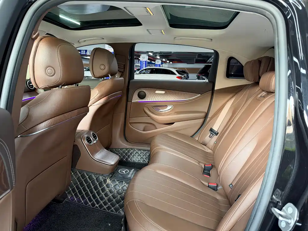 Mercedes-Benz E-Class — миниатюра 9