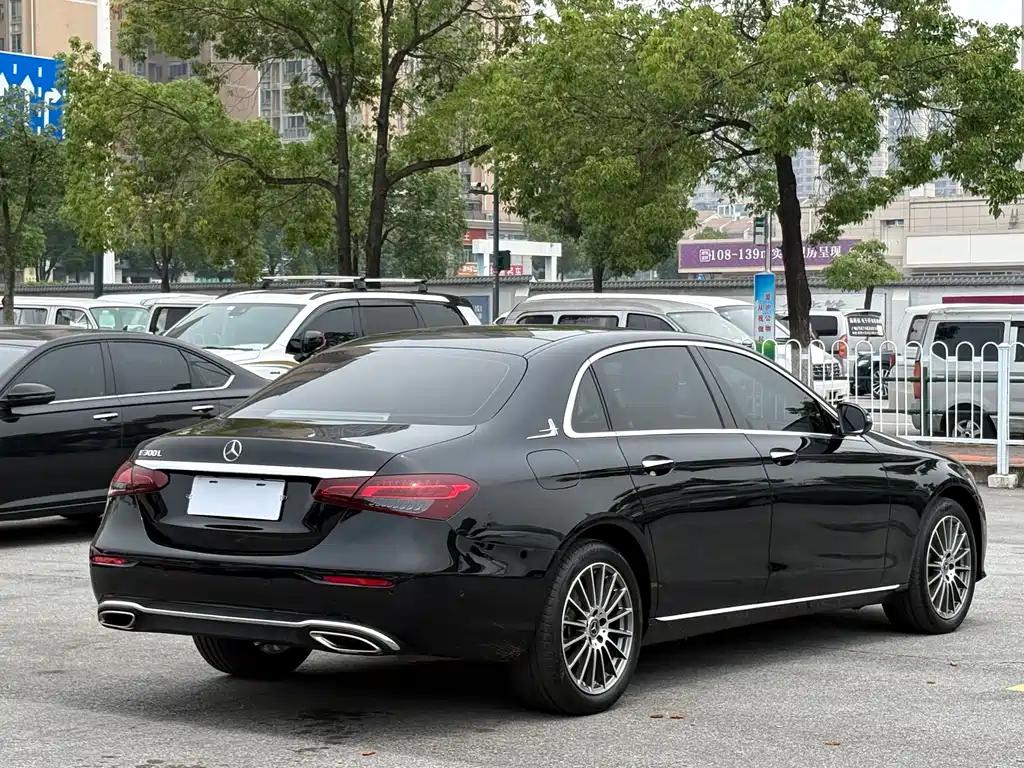Mercedes-Benz E-Class E 2023 E 260 L