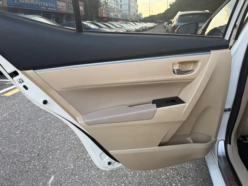 Toyota Corolla — миниатюра 8