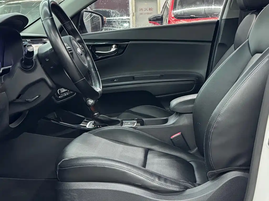 Kia K4 — миниатюра 7