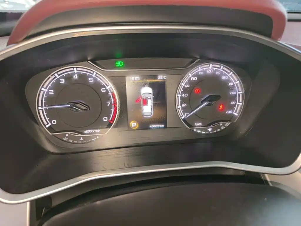 Geely Binyue — миниатюра 12