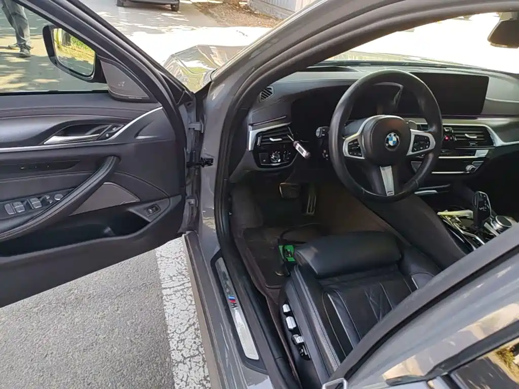 BMW 5 Series (Import) — миниатюра 16