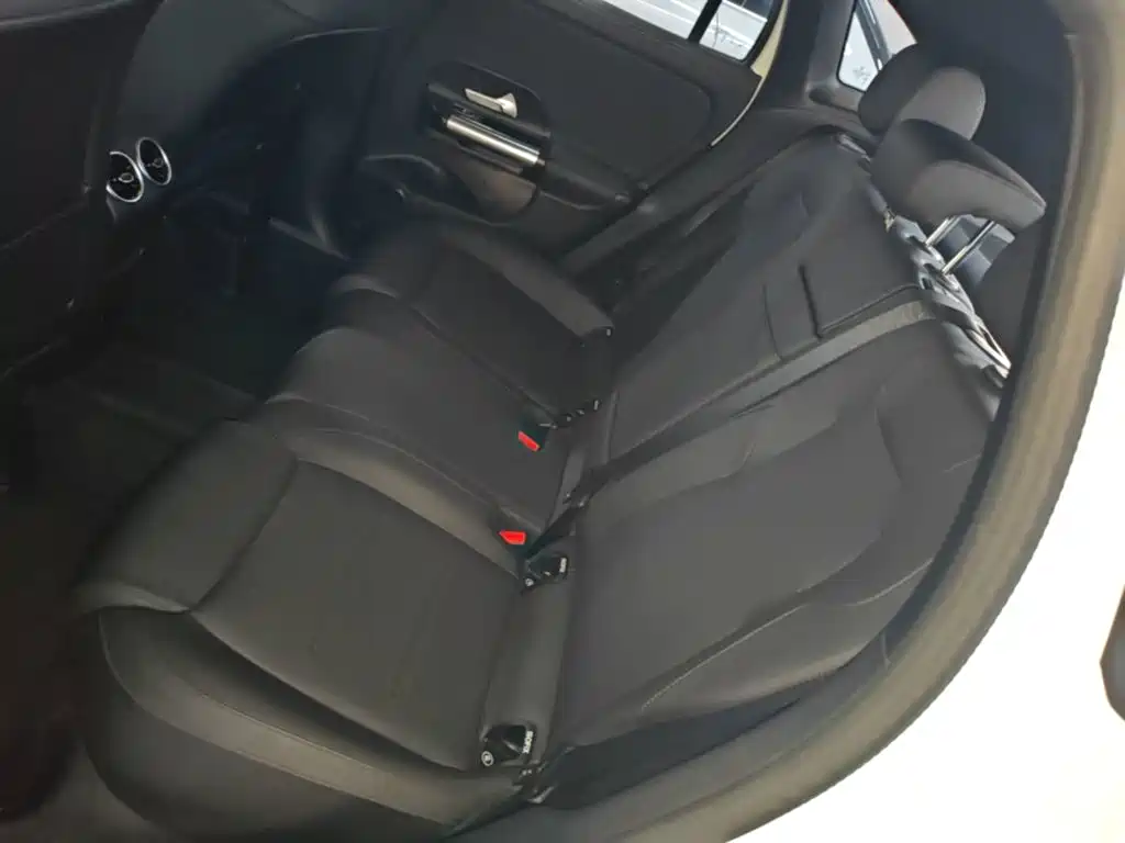 Mercedes-Benz GLA — миниатюра 17