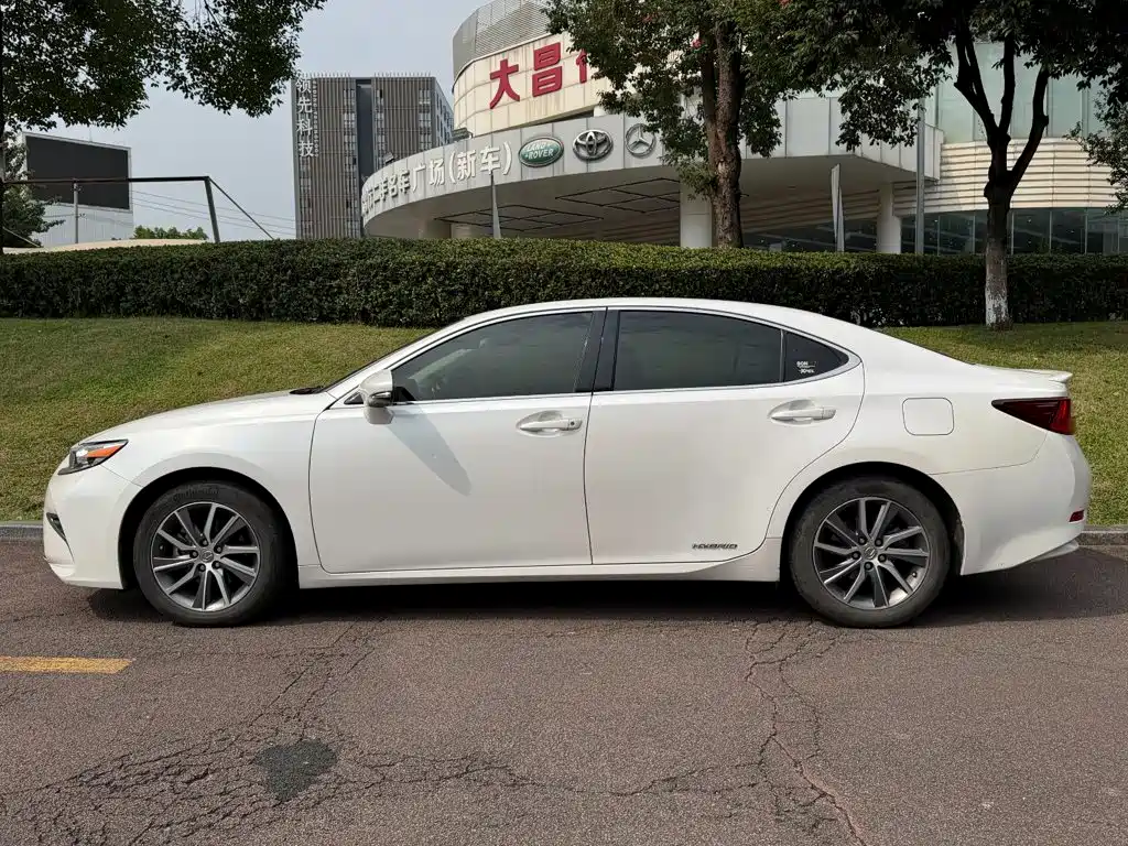 Lexus ES — миниатюра 3