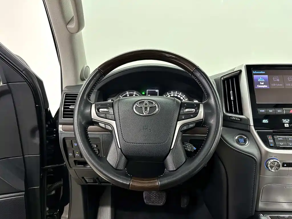Toyota Land Cruiser — миниатюра 15